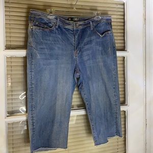9.8 Orange/yellow Stitching- Knee pants-SZ 16 wow